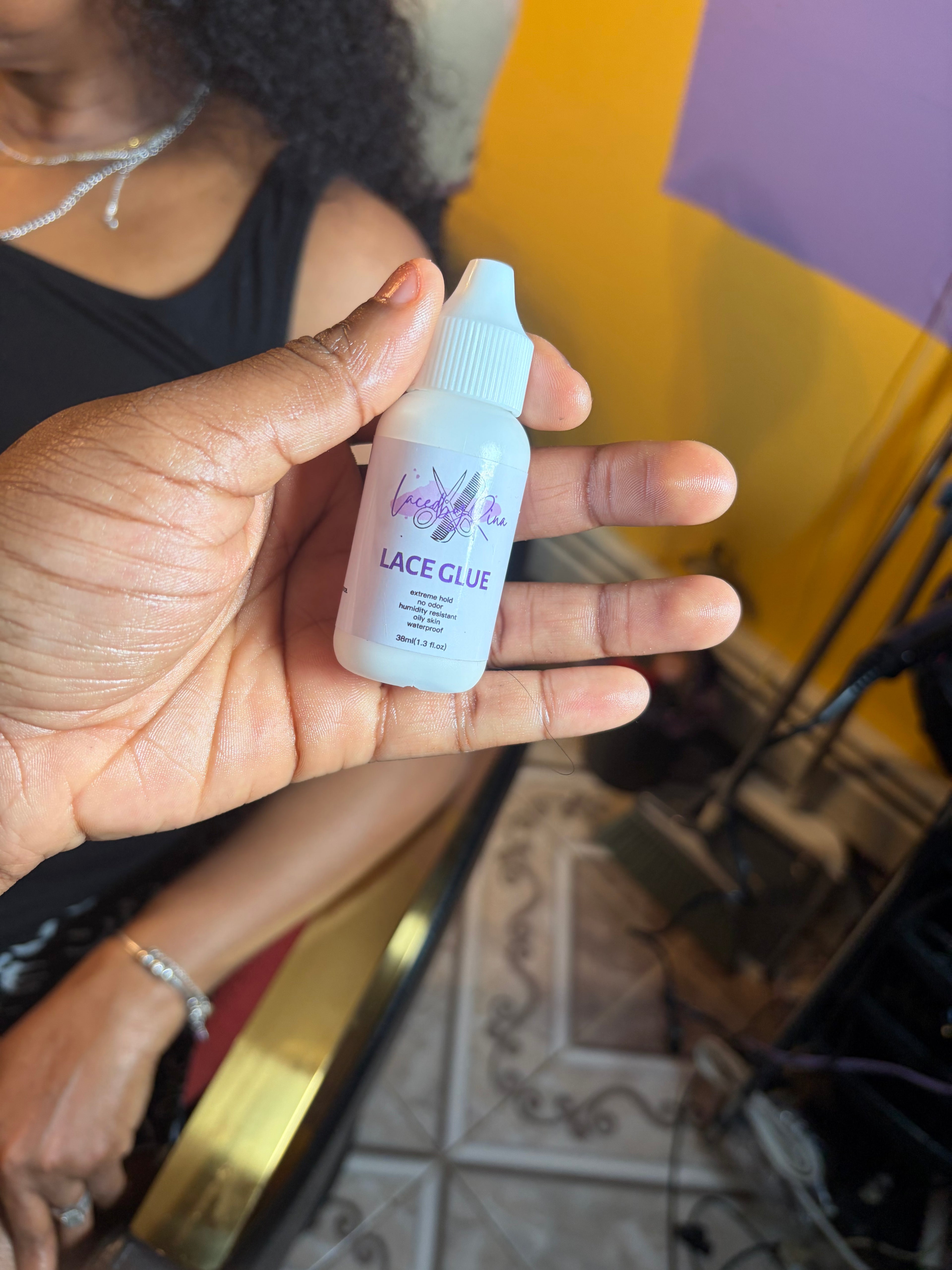 Lacedbyrina Hair Glue